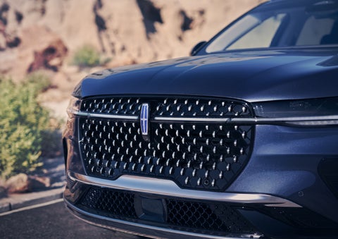 The stylish grille of a 2024 Lincoln Nautilus® SUV sparkles in the sunlight. | Bill Knight Lincoln in Tulsa OK