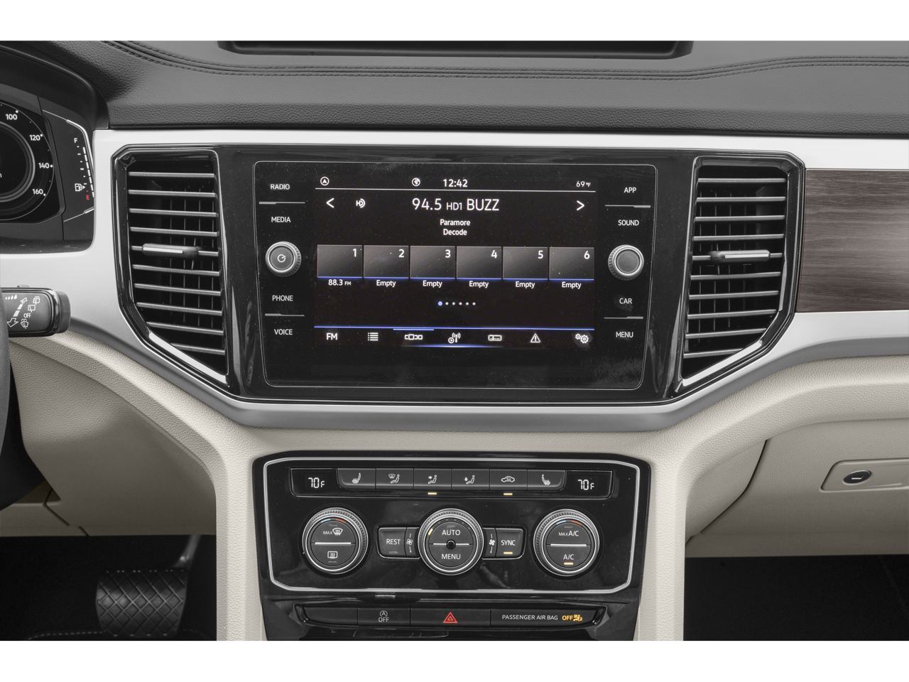 2023 Volkswagen Atlas 3.6L V6 SE w/Technology