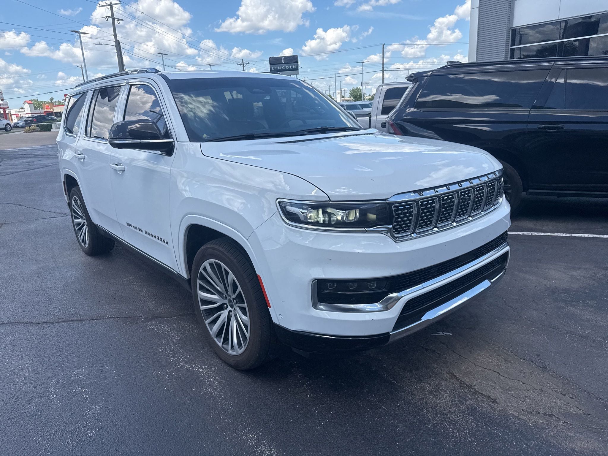 2023 Jeep Grand Wagoneer Series III 4WD's photo
