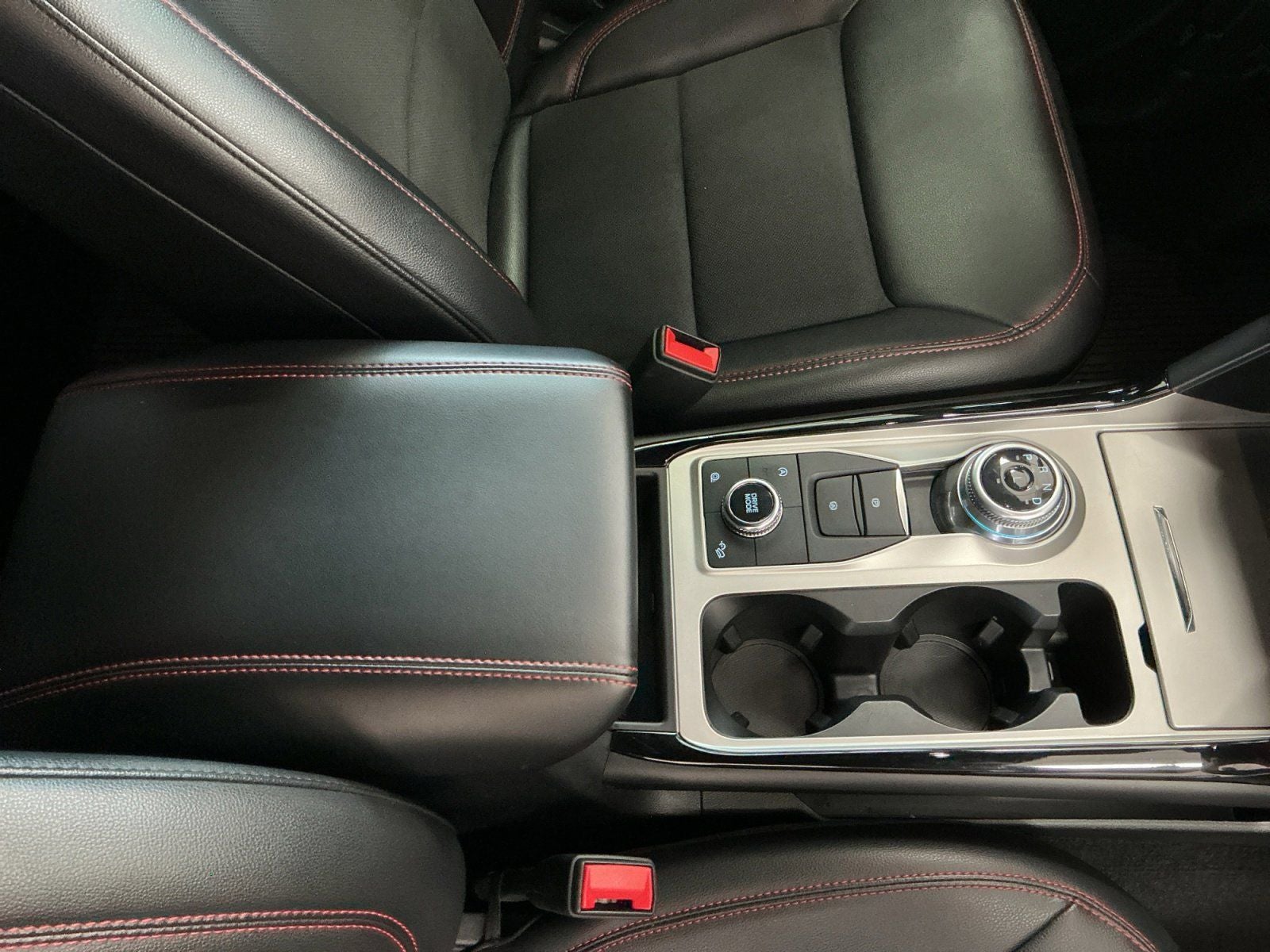 2024 Ford Explorer ST-Line