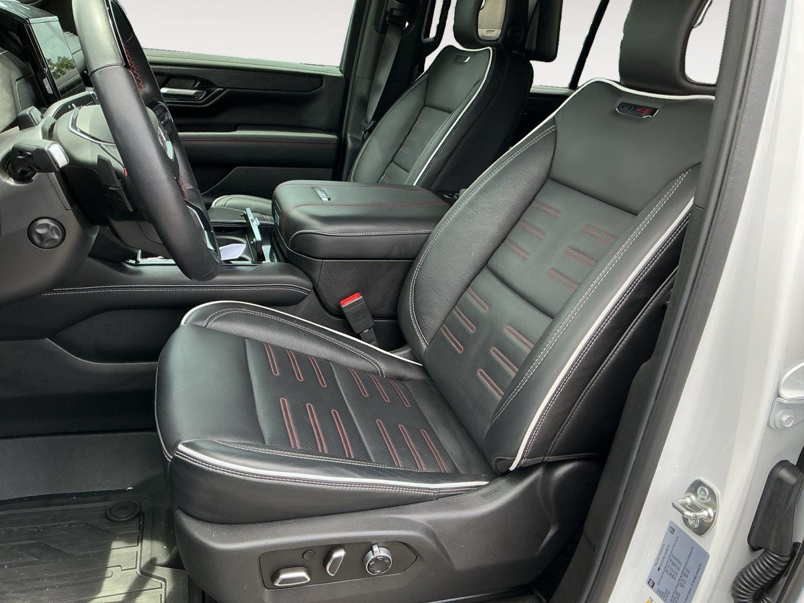 2025 GMC Yukon AT4 Ultimate