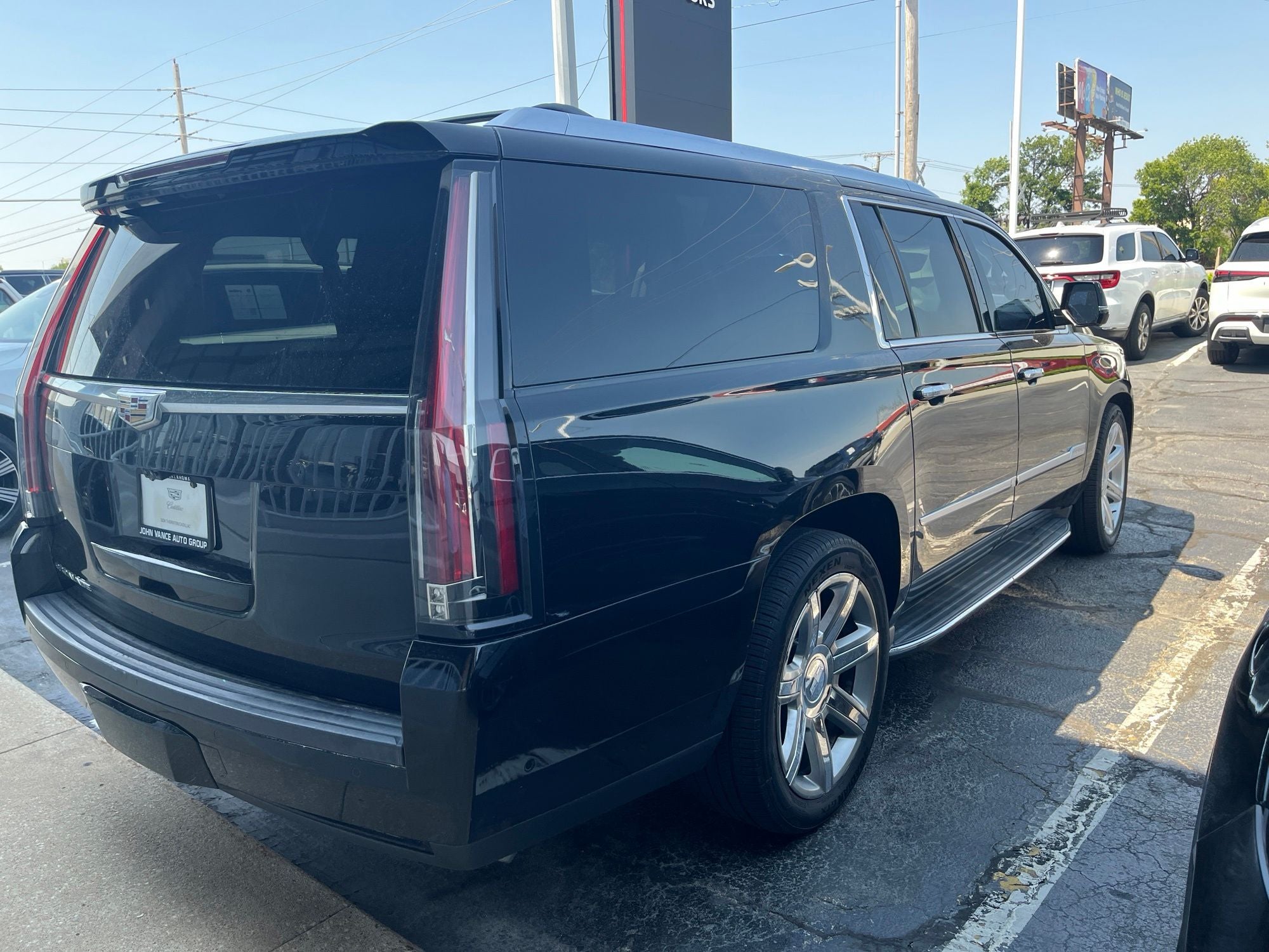 2017 Cadillac Escalade ESV Luxury