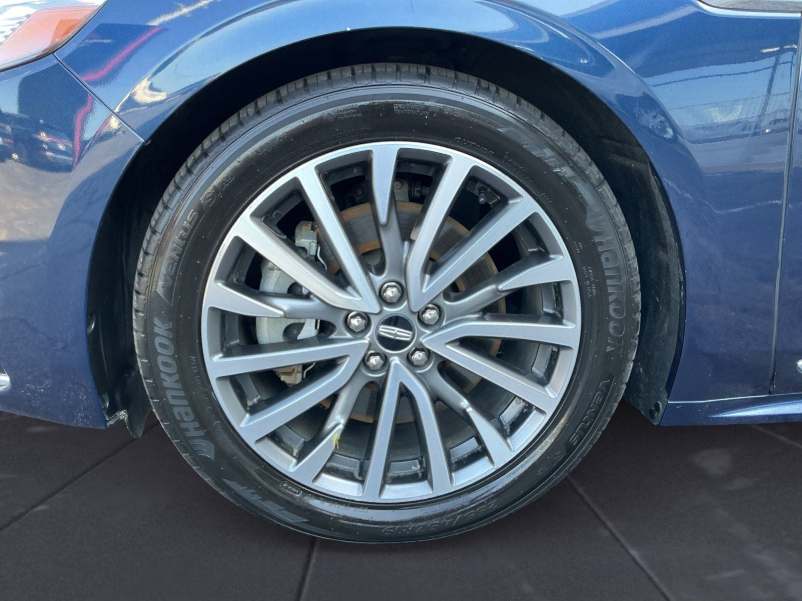 2017 Lincoln Continental Select