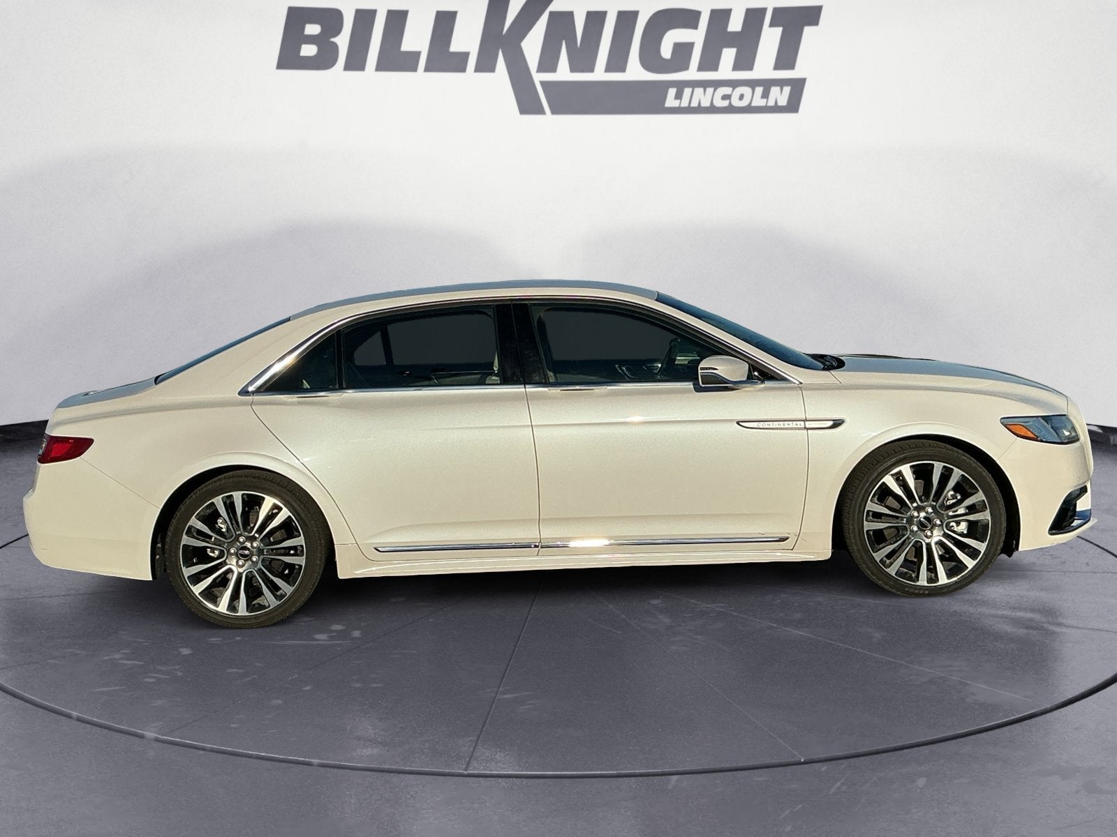 2017 Lincoln Continental Select