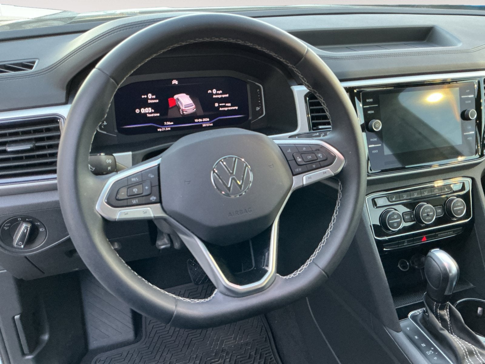 2022 Volkswagen Atlas 3.6L V6 SE w/Technology