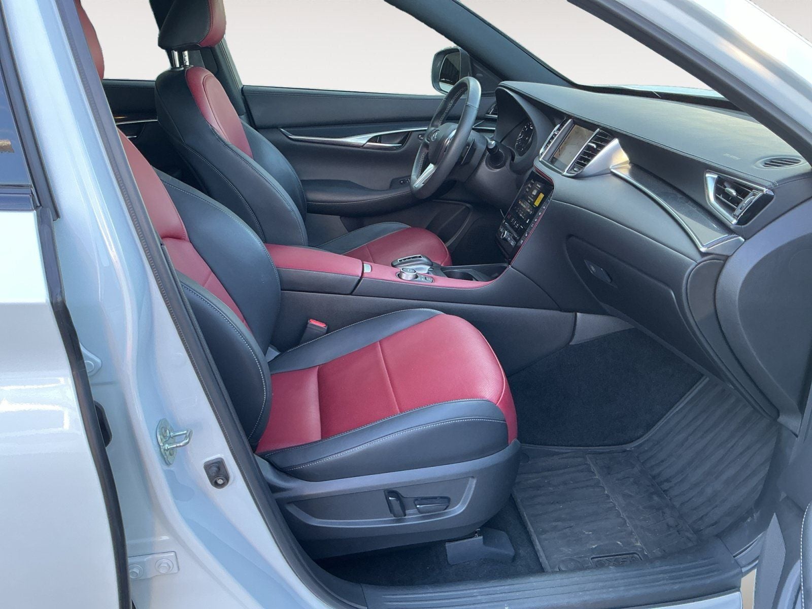 2023 INFINITI QX50 SPORT
