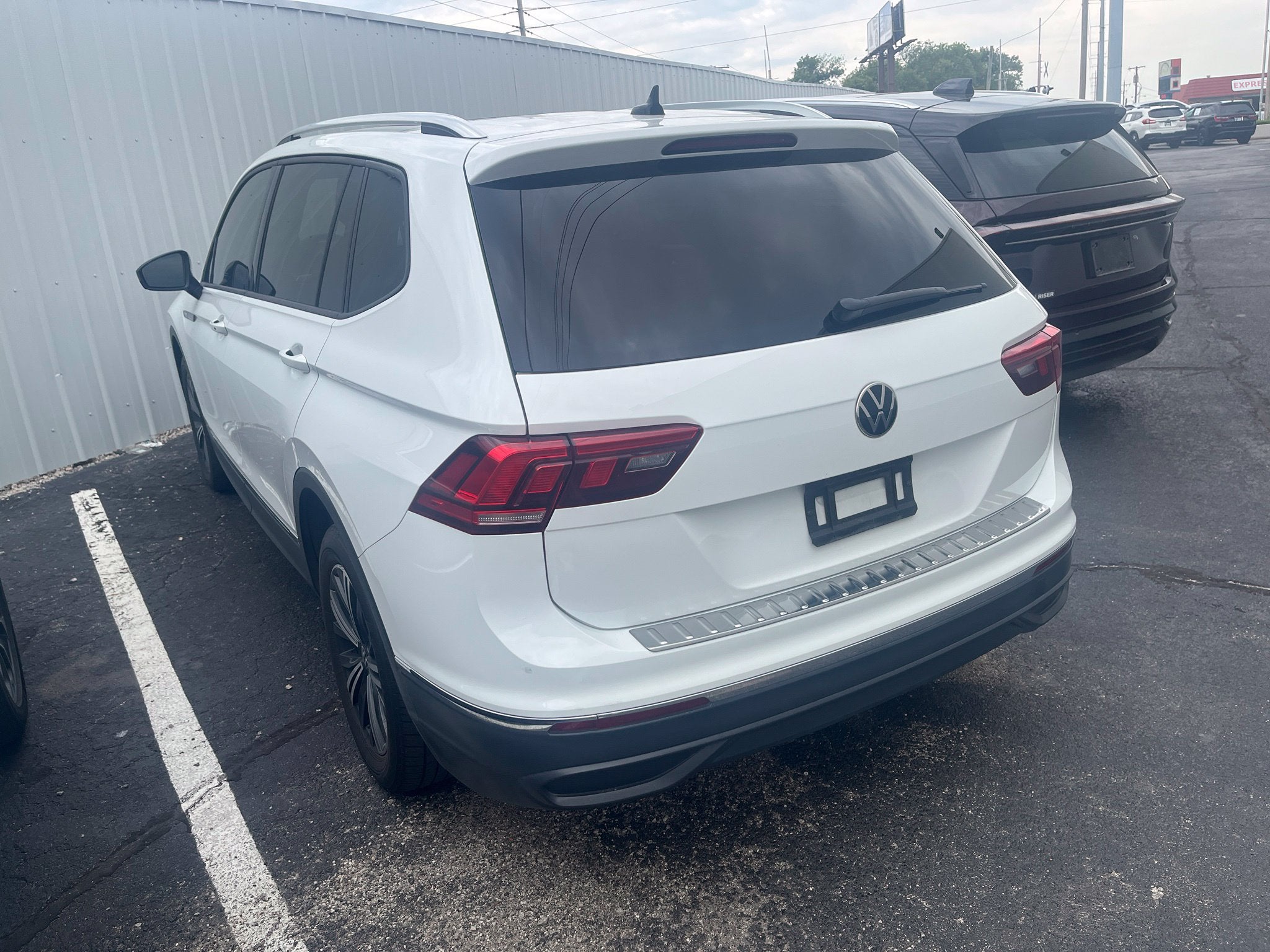 2024 Volkswagen Tiguan 2.0T Wolfsburg Edition