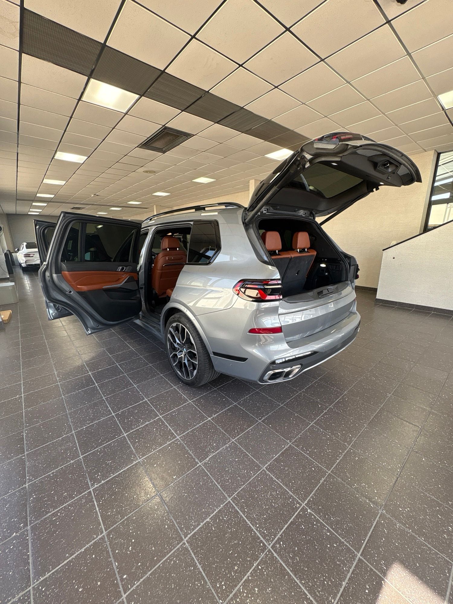 2023 BMW X7 M60i