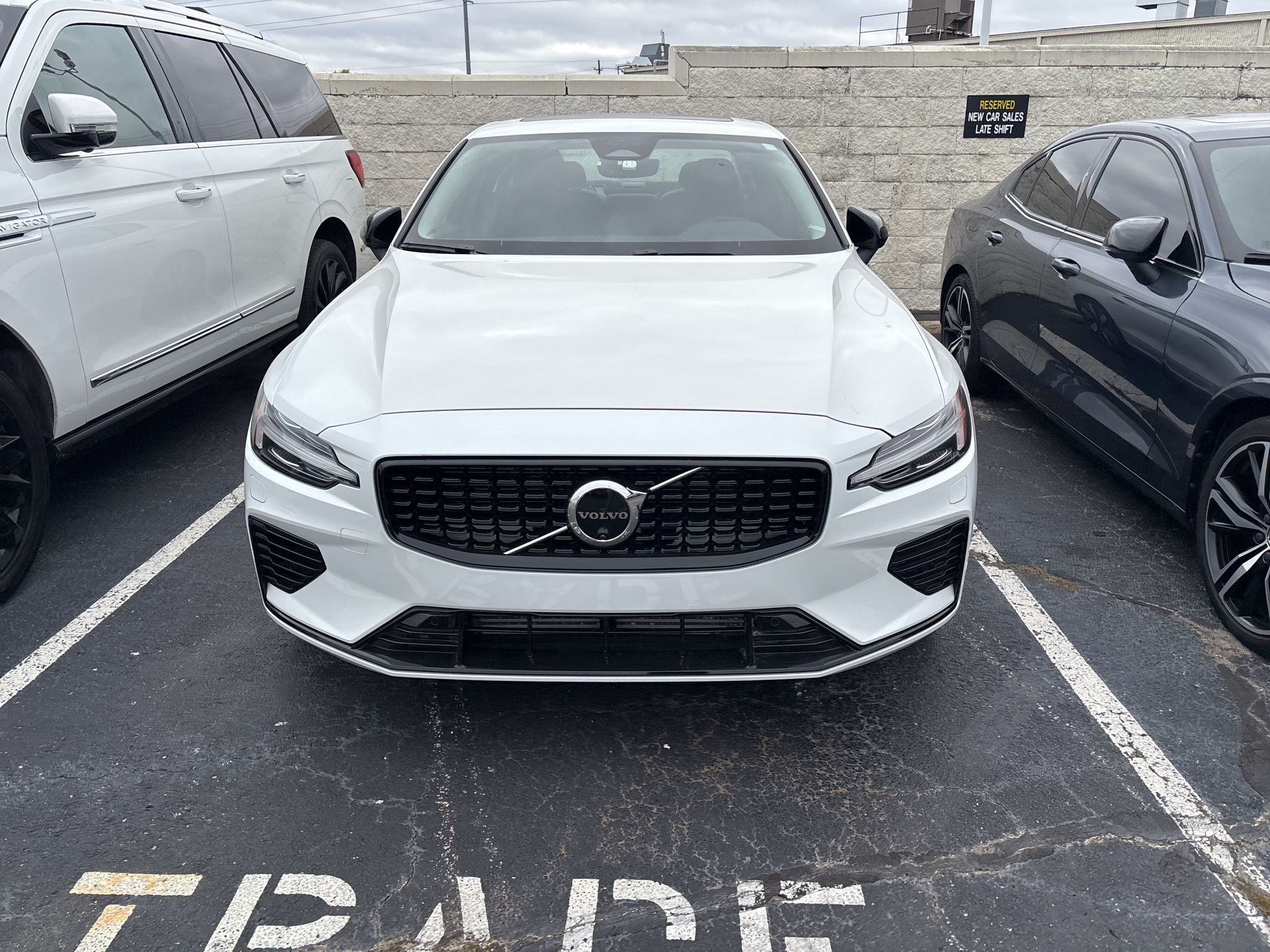 2025 Volvo S60 Plug-In Hybrid T8 Plus