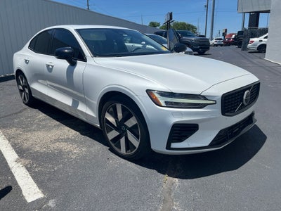 2024 Volvo S60 Recharge Plug-In Hybrid T8 Core Dark Theme