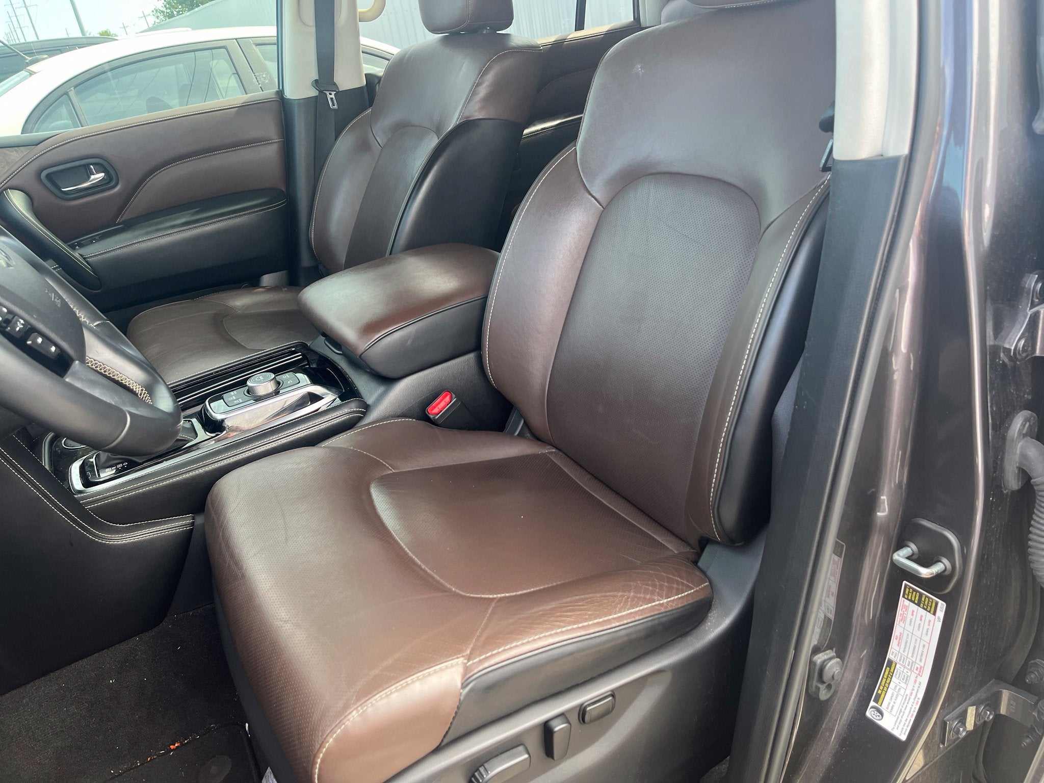 2022 INFINITI QX80 LUXE