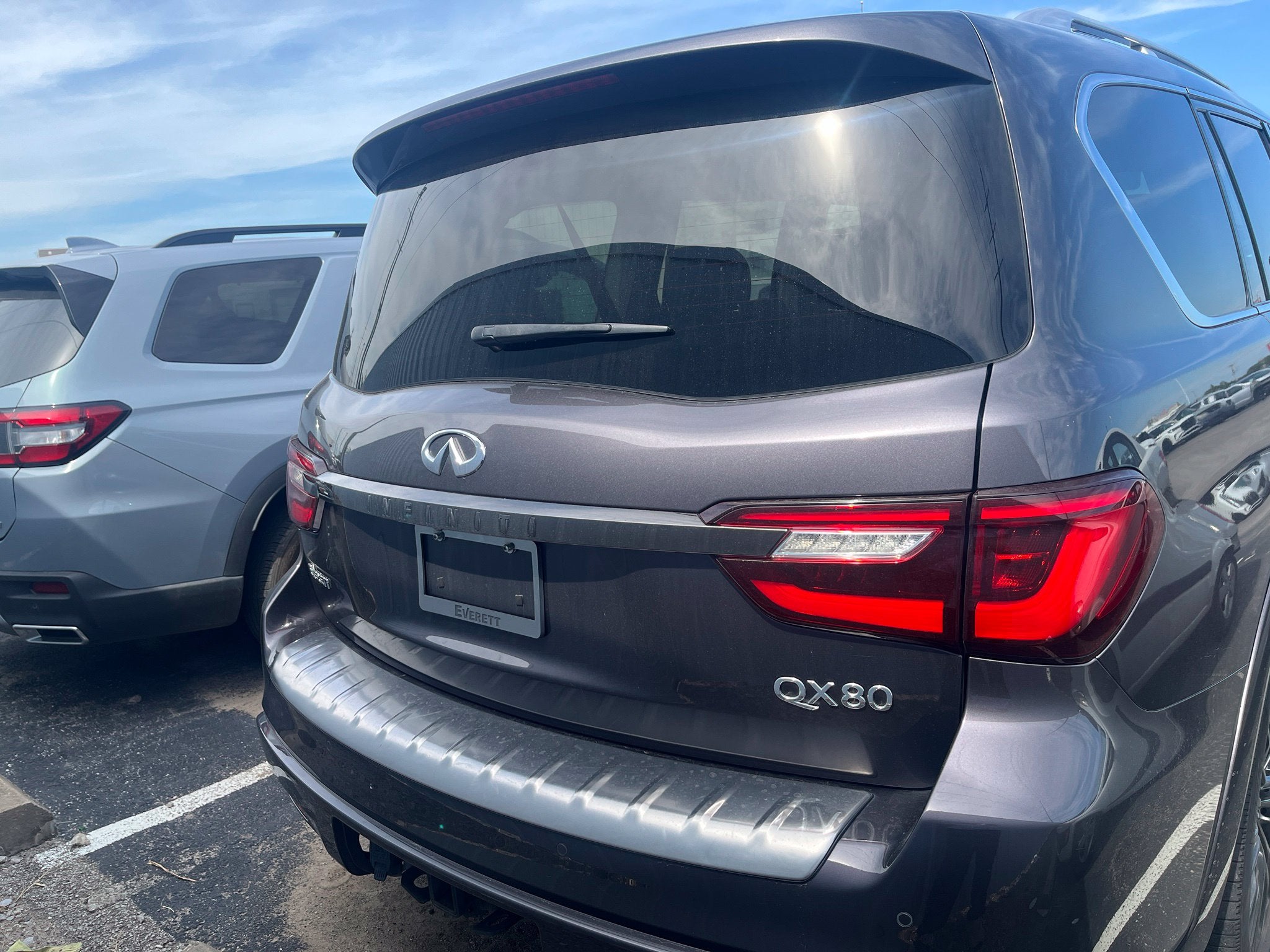 2022 INFINITI QX80 LUXE