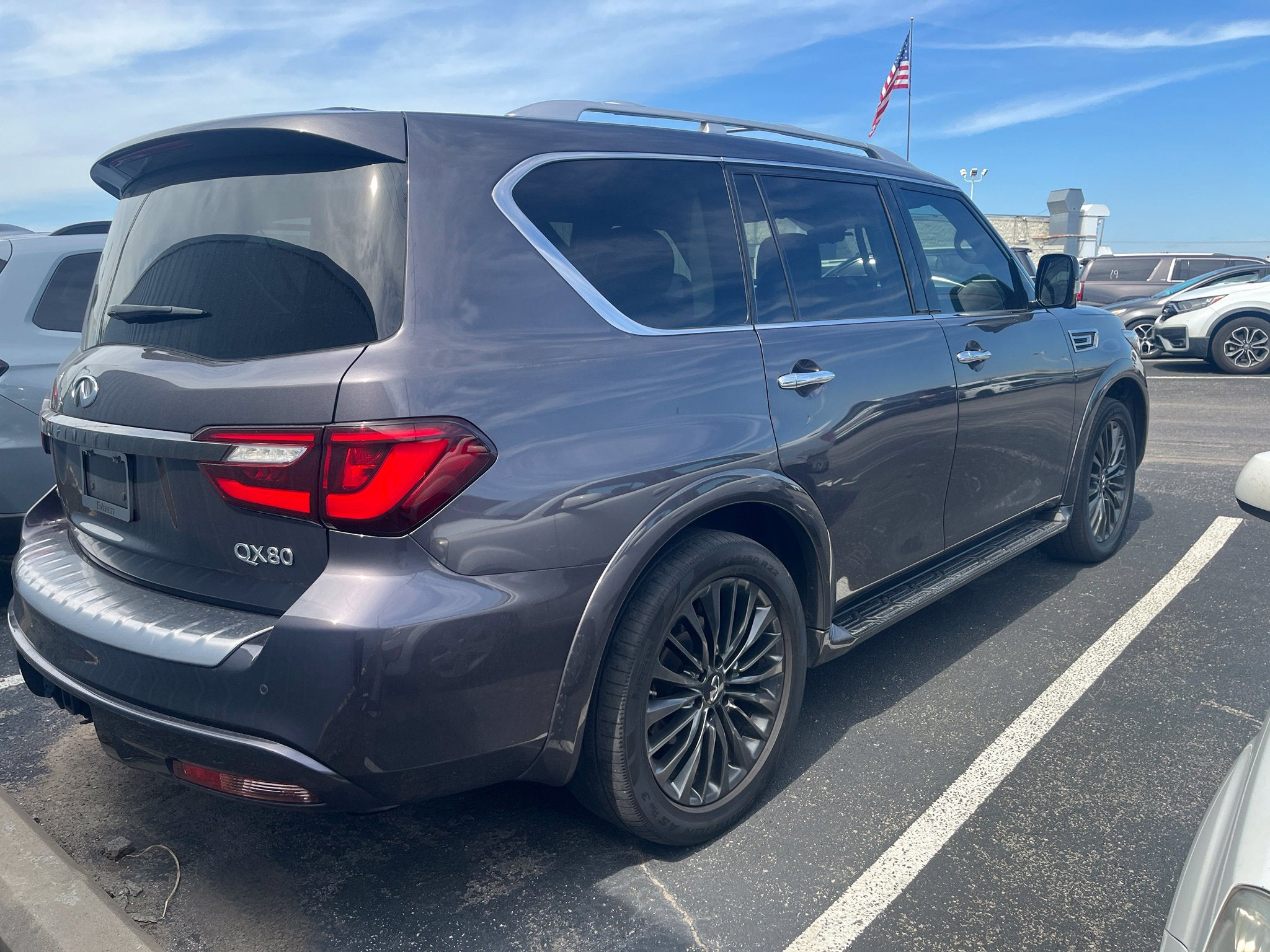 2022 INFINITI QX80 LUXE