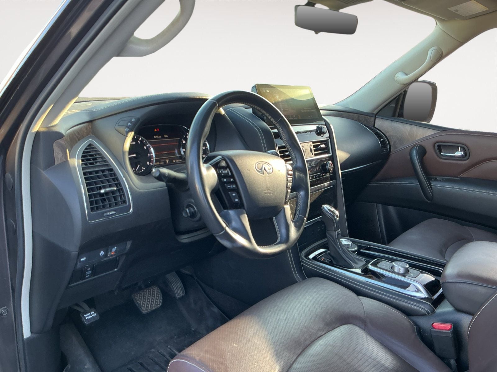 2022 INFINITI QX80 Premium Select