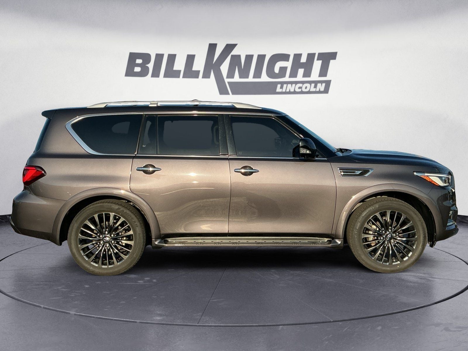 2022 INFINITI QX80 Premium Select