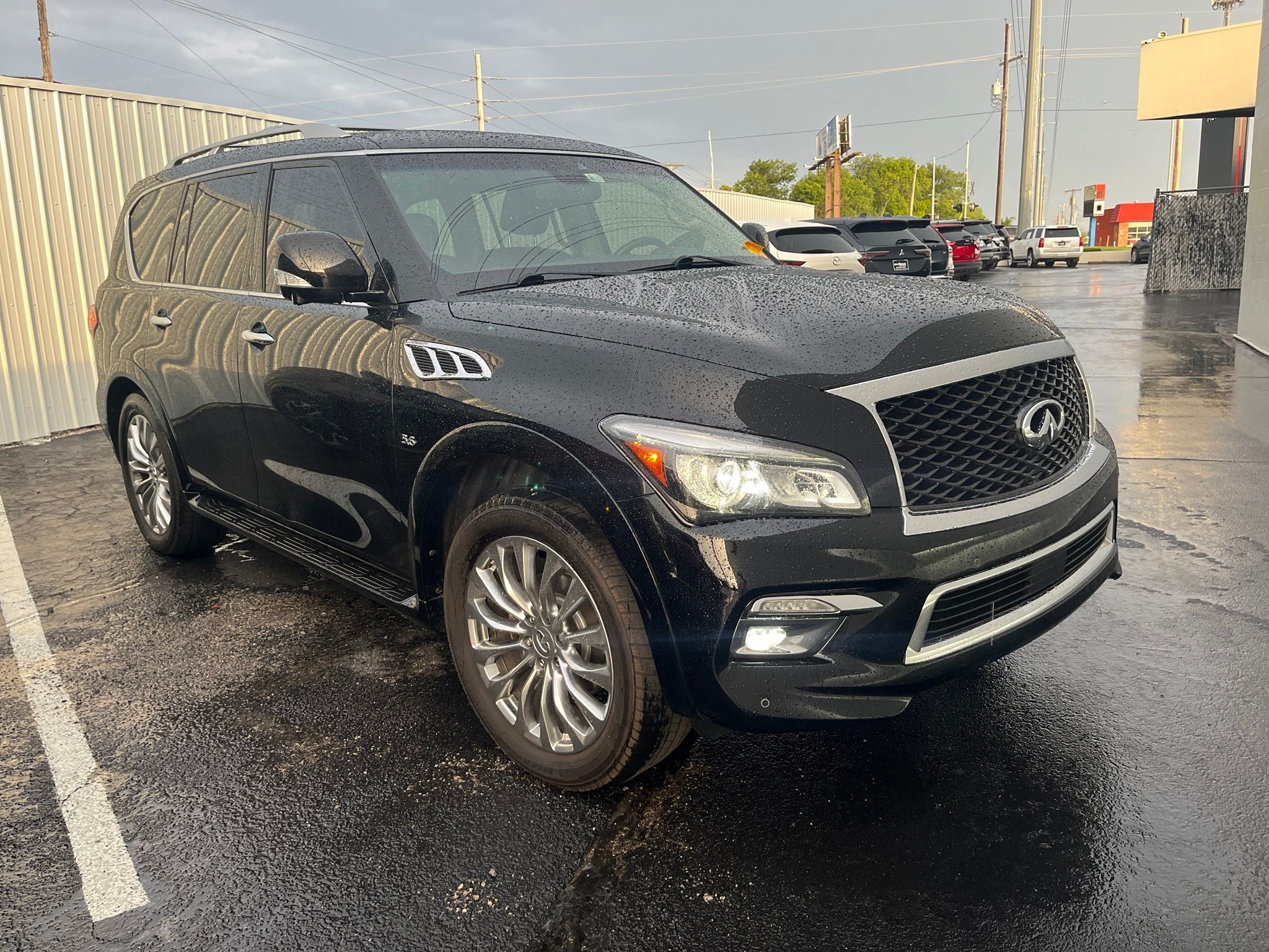 2017 INFINITI QX80 Base