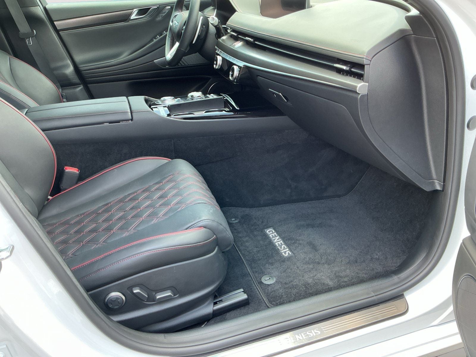 2024 Genesis G80 2.5T