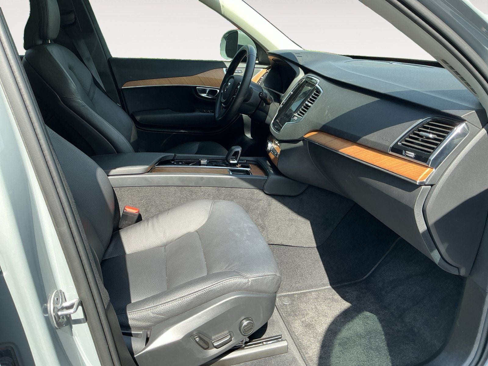 2025 Volvo XC90 B6 Plus 7-Seater