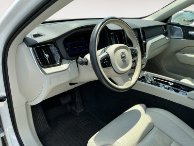 2023 Volvo XC60 B6 Ultimate Bright Theme