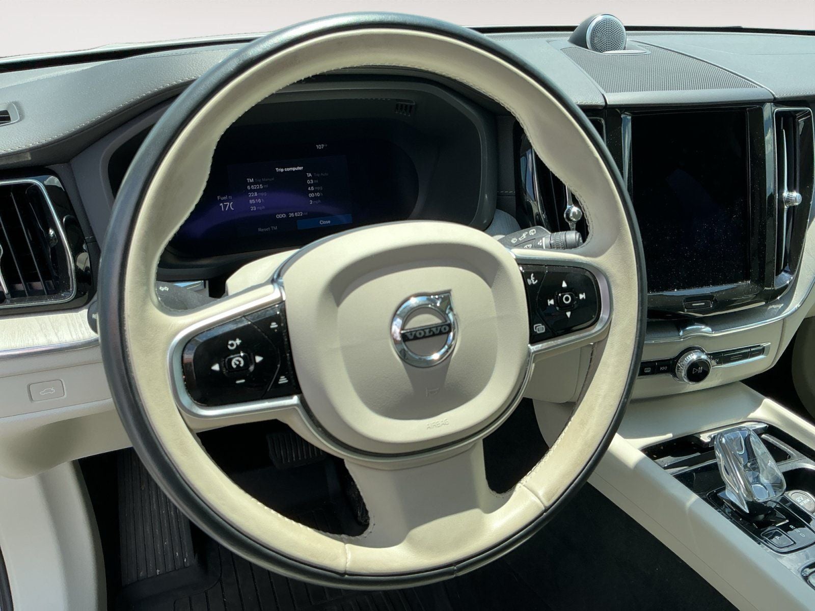 2023 Volvo XC60 B6 Ultimate Bright Theme