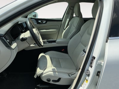 2023 Volvo XC60 B6 Ultimate Bright Theme