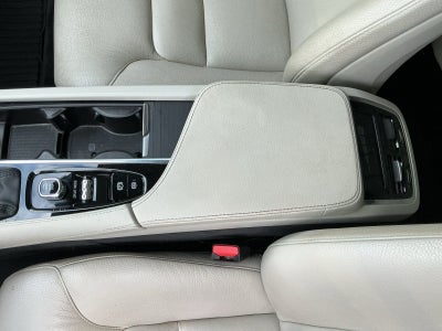 2020 Volvo XC90 T5 Momentum