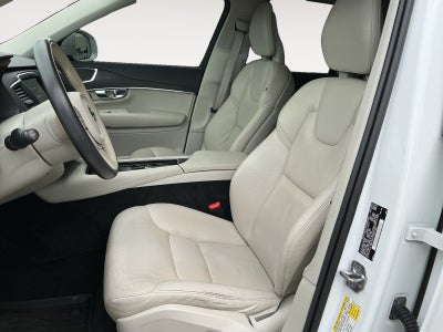 2020 Volvo XC90 T5 Momentum