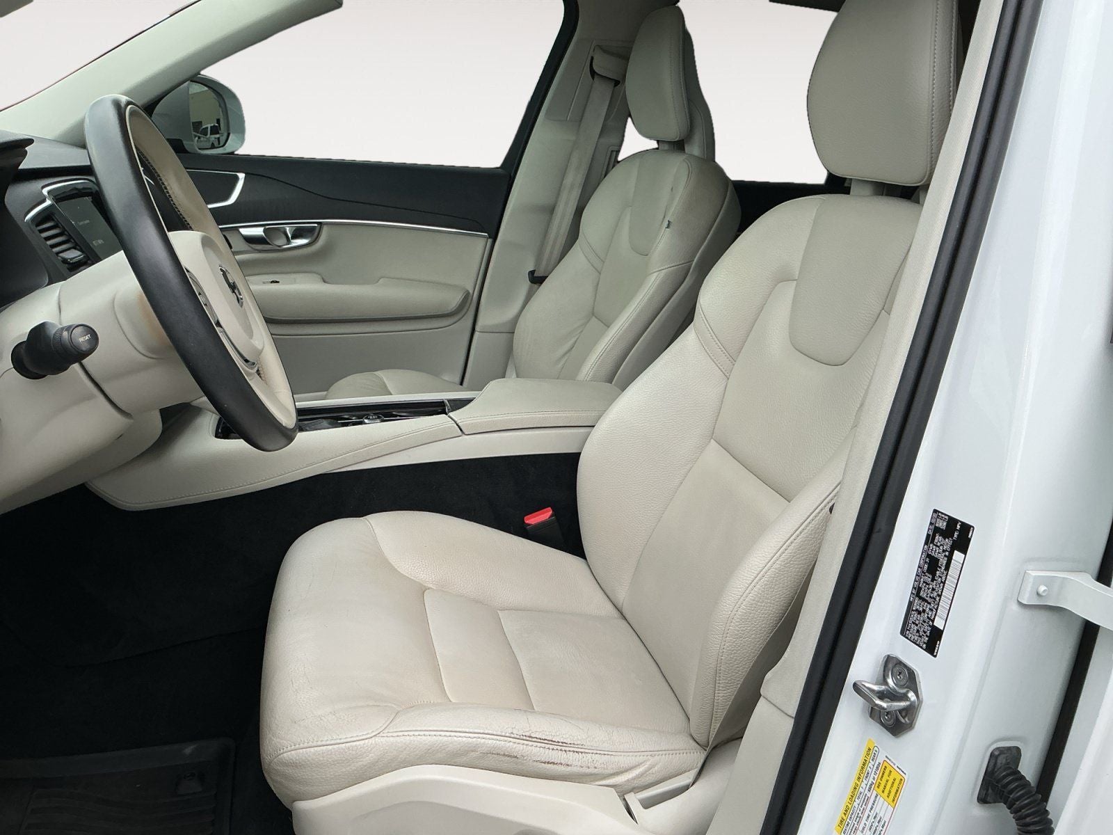 2020 Volvo XC90 T5 Momentum