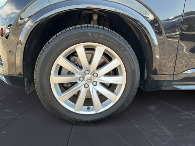 2017 Volvo XC90 T6 Momentum