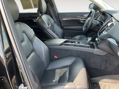 2017 Volvo XC90 T6 Momentum