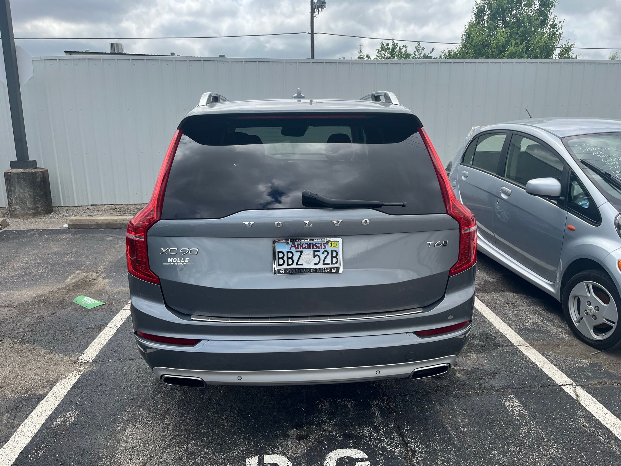 2016 Volvo XC90 T6 Momentum