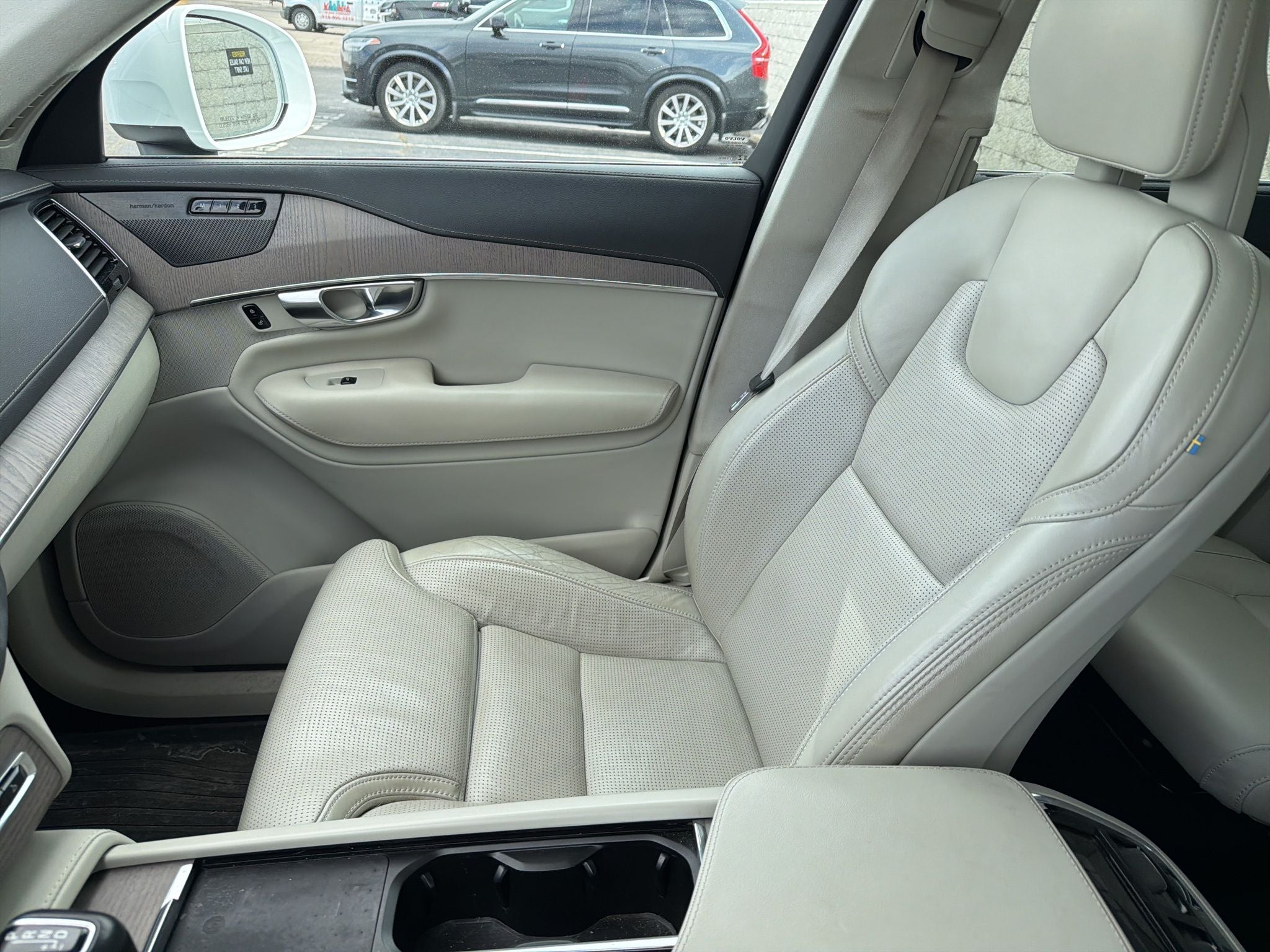 2022 Volvo XC90 T6 Inscription