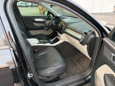 2020 Volvo XC40 Momentum