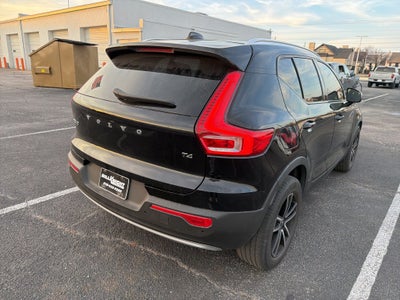 2020 Volvo XC40 Momentum