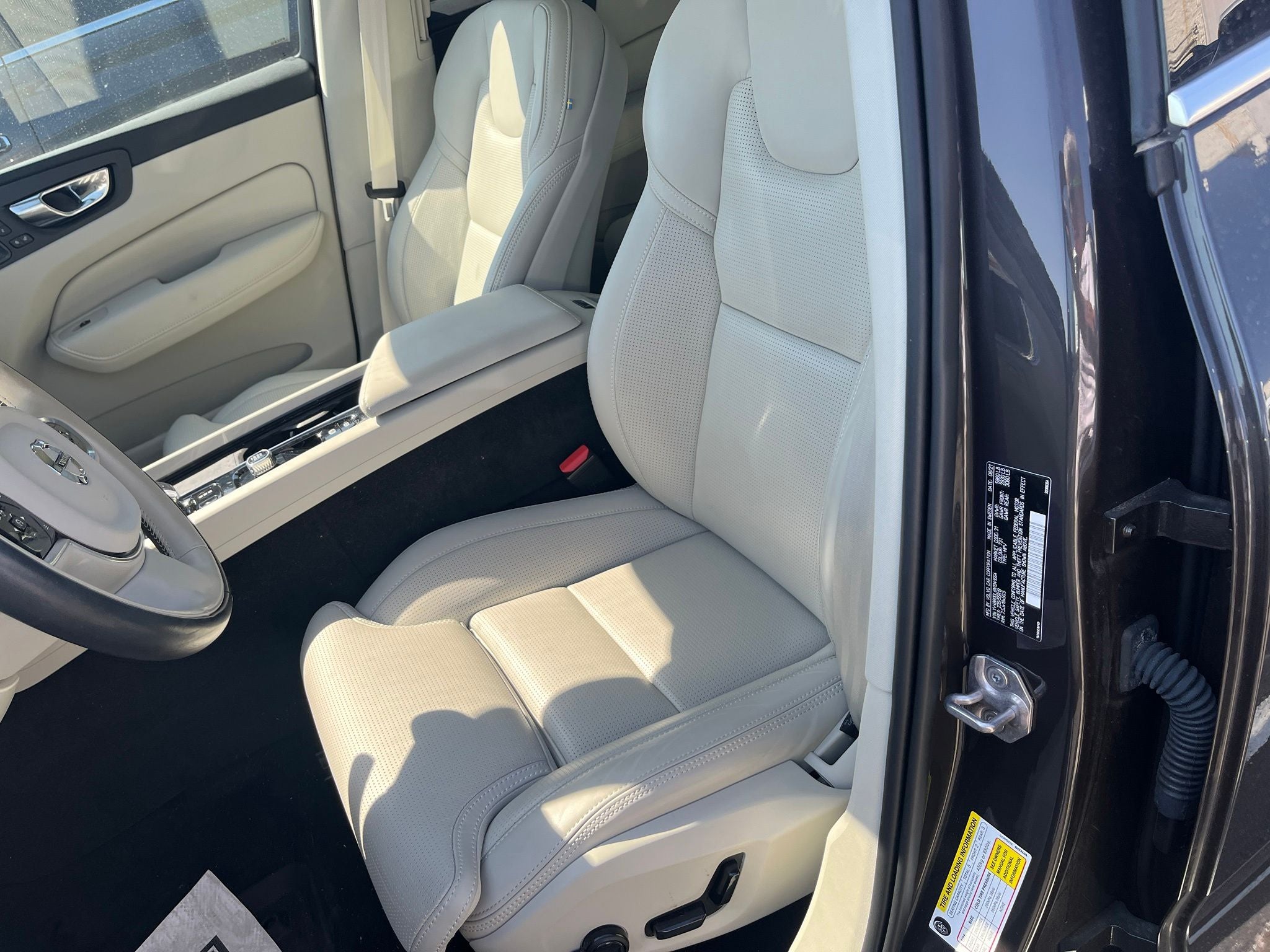 2022 Volvo XC60 Recharge Plug-In Hybrid T8 Inscription