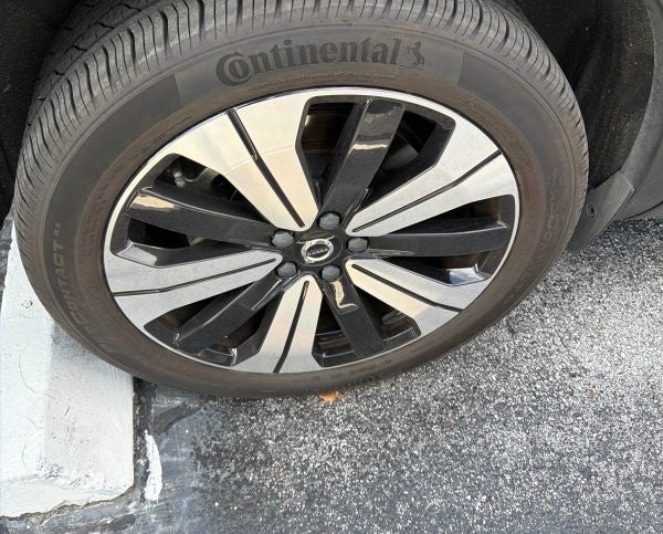 2023 Volvo XC40 Recharge Pure Electric Twin Plus