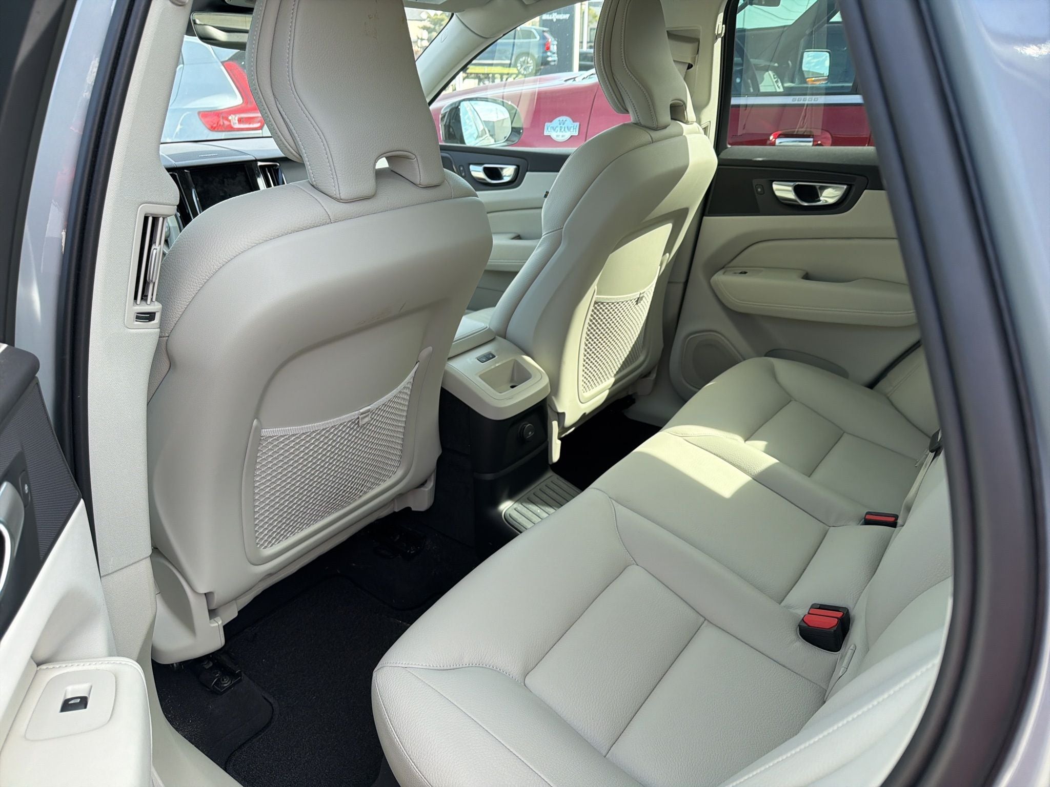 2024 Volvo XC60 Recharge Plug-In Hybrid T8 Plus Dark Theme