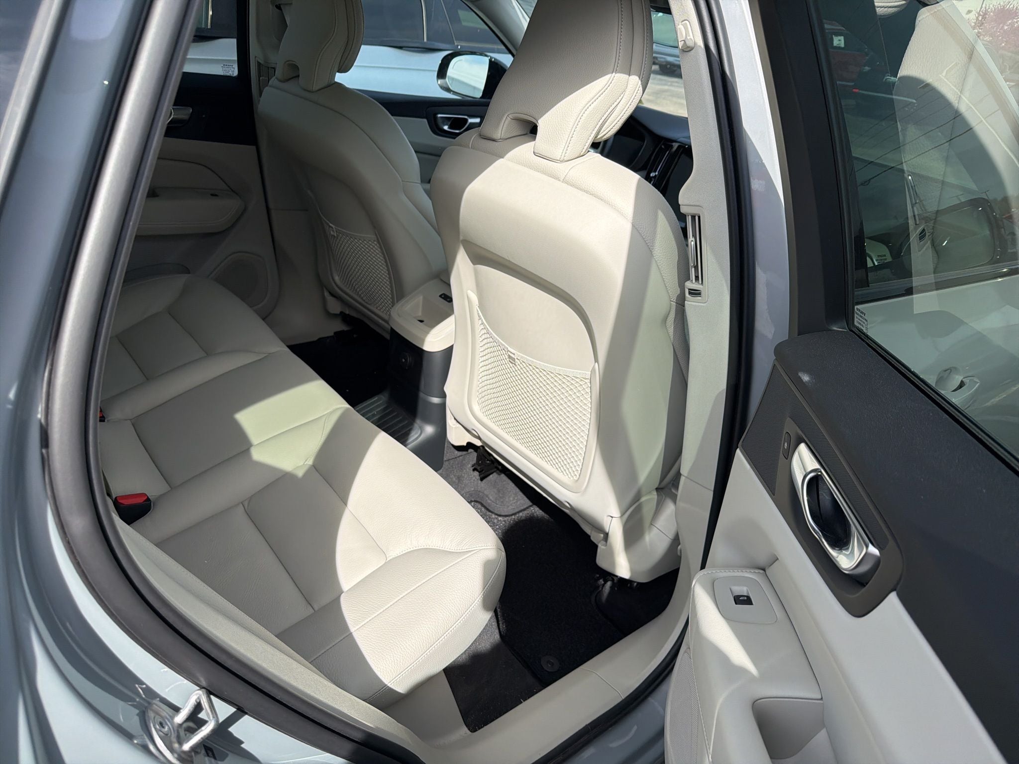 2024 Volvo XC60 Recharge Plug-In Hybrid T8 Plus Dark Theme