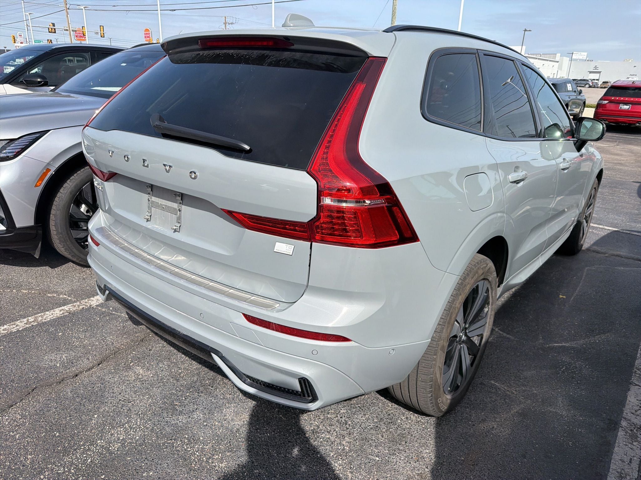 2024 Volvo XC60 Recharge Plug-In Hybrid T8 Plus Dark Theme