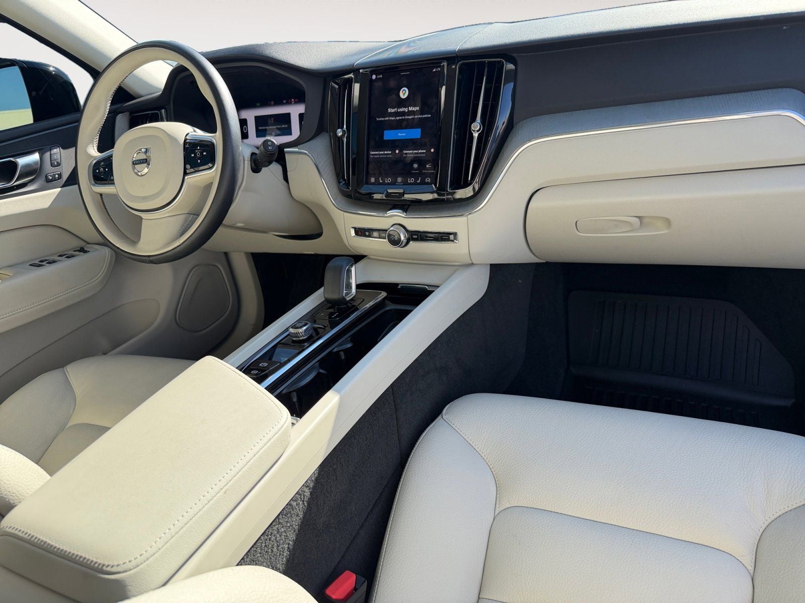 2025 Volvo XC60 Plug-In Hybrid T8 Plus