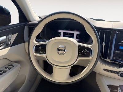 2025 Volvo XC60 Plug-In Hybrid T8 Plus