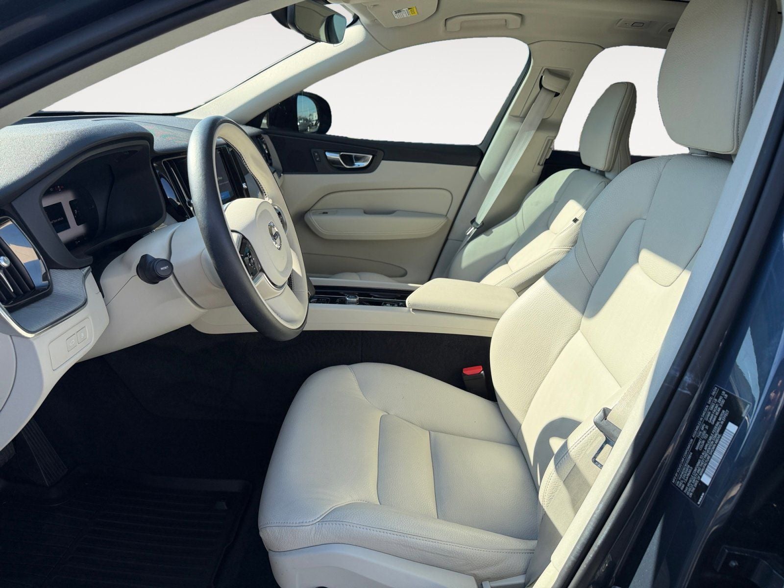 2025 Volvo XC60 Plug-In Hybrid T8 Plus