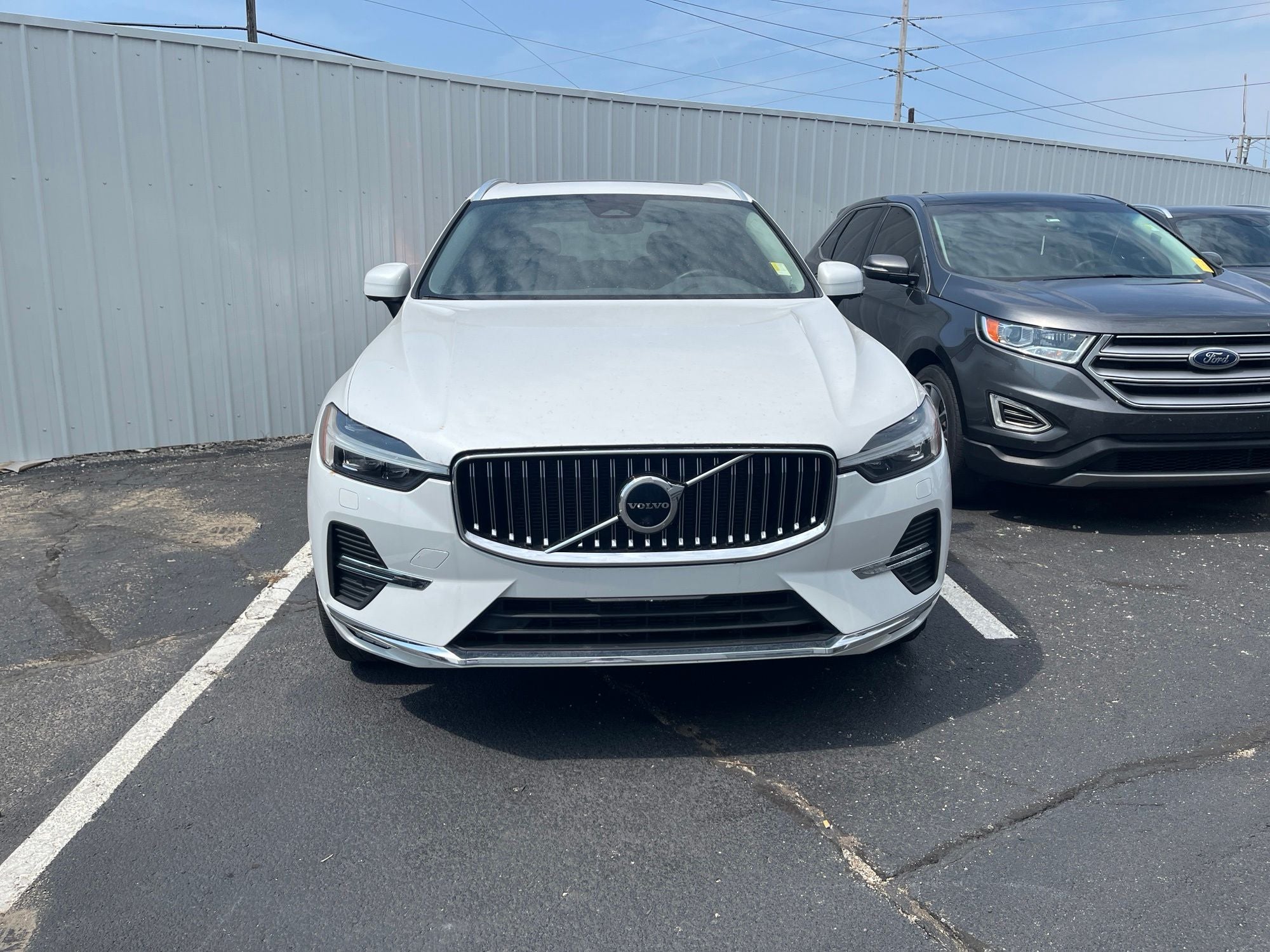 2023 Volvo XC60 B5 Plus Bright Theme