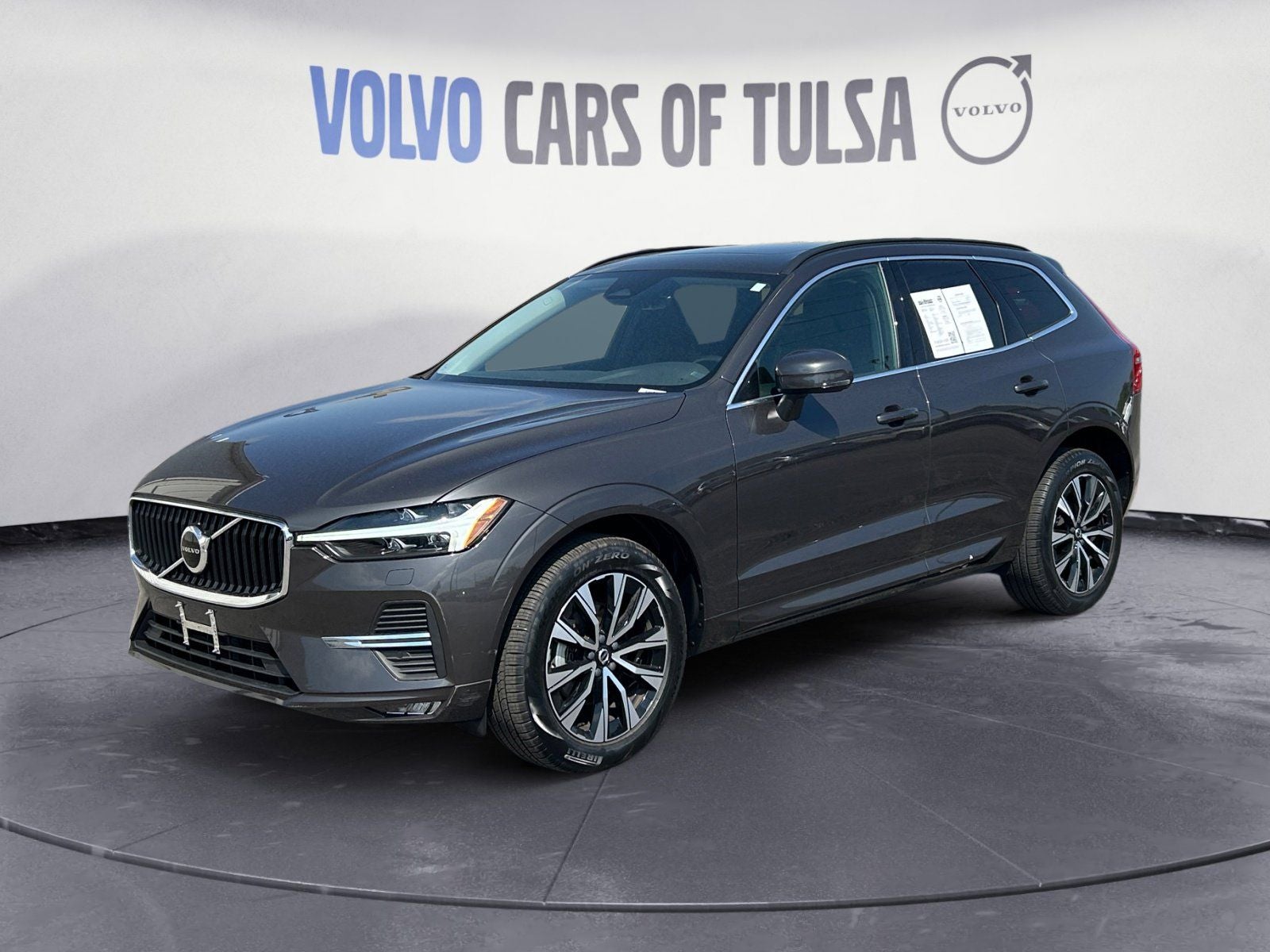 2023 Volvo XC60 B5 Core FWD's photo