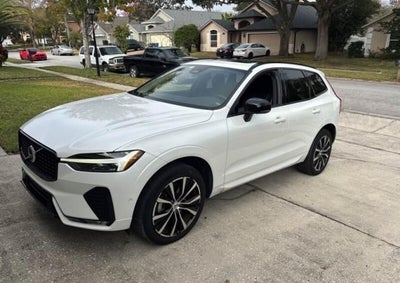 2023 Volvo XC60 B5 Plus Dark Theme