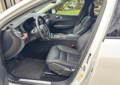 2023 Volvo XC60 B5 Plus Dark Theme