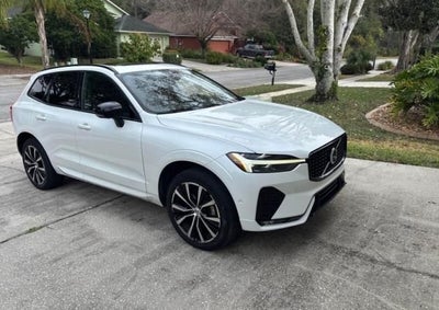 2023 Volvo XC60 B5 Plus Dark Theme