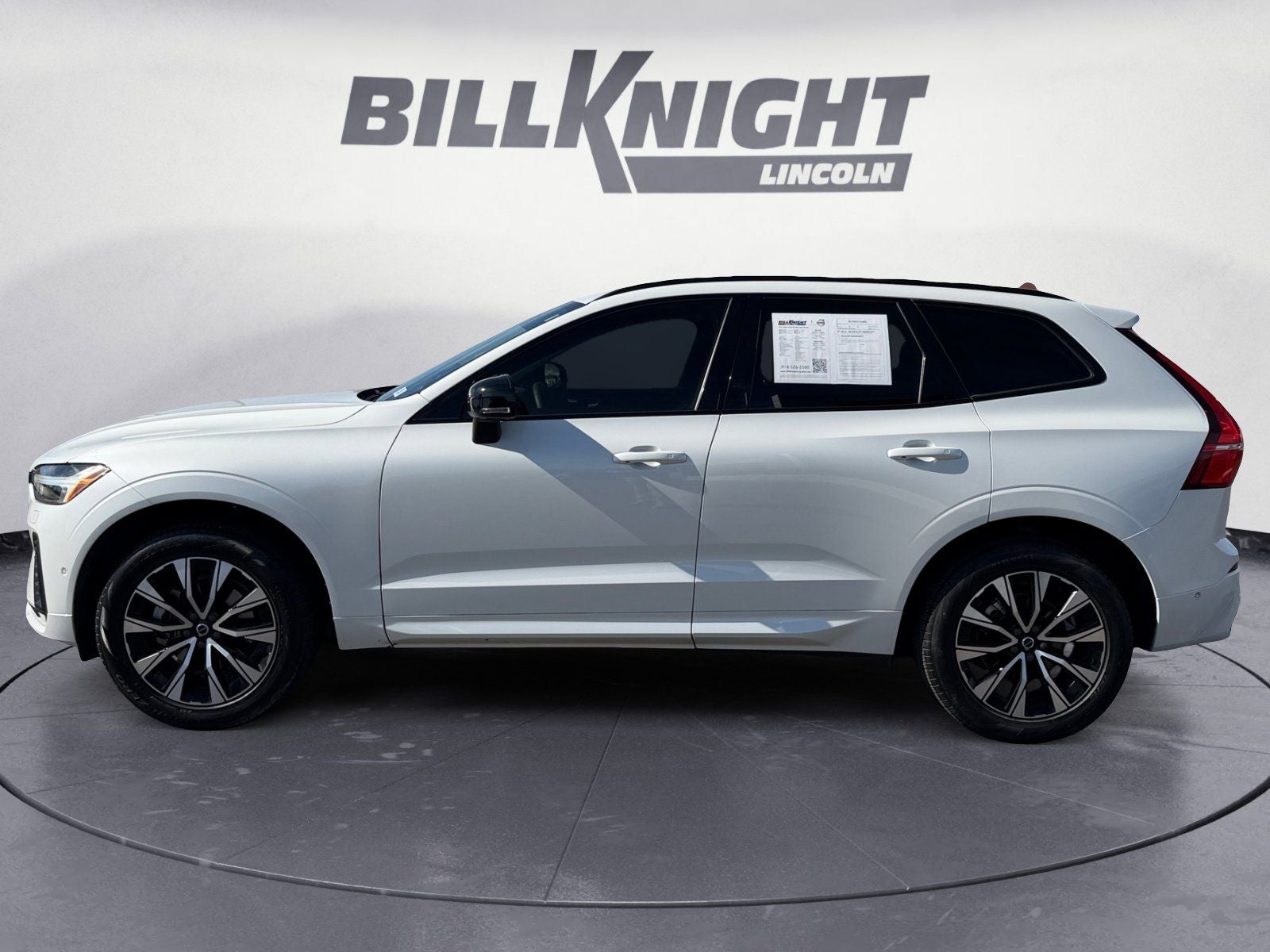 2024 Volvo XC60 B5 Plus Dark Theme