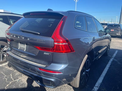 2024 Volvo XC60 B5 Ultimate Dark Theme