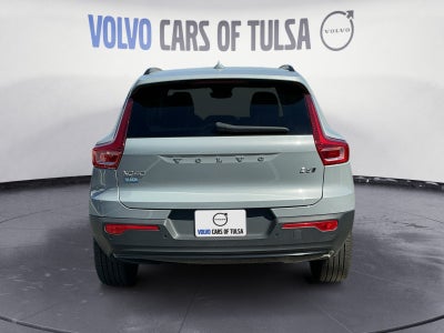 2025 Volvo XC40 B5 Plus Dark Theme